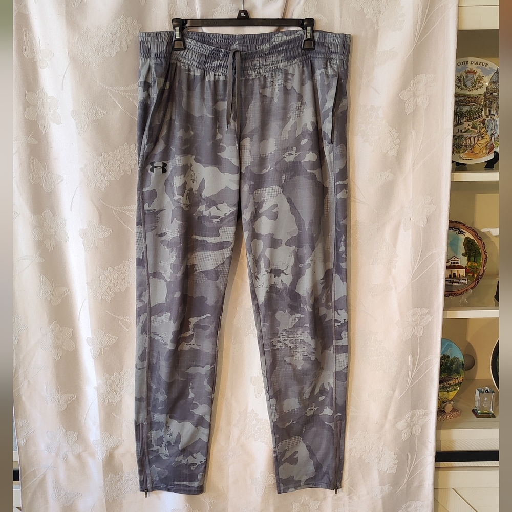 Under Armour camo tech training pants